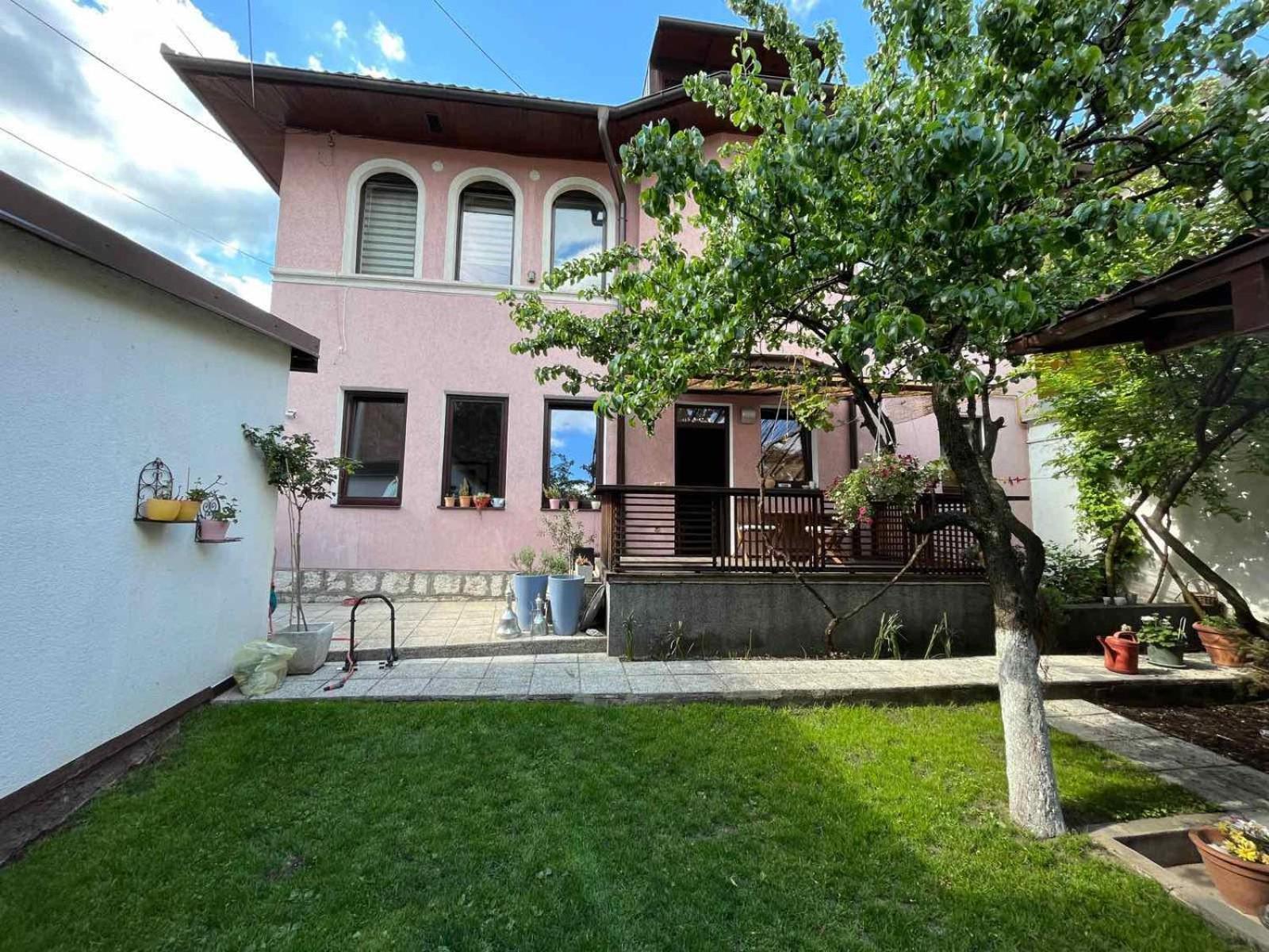 Apartments Music, Garden And Free Parking Sarajevo Exterior photo